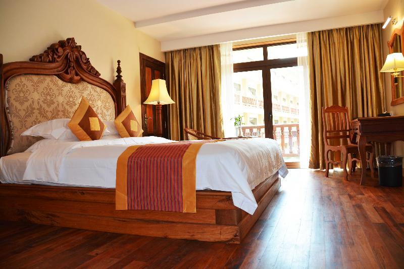 Bayon Era Hotel Siem Reap Exterior photo